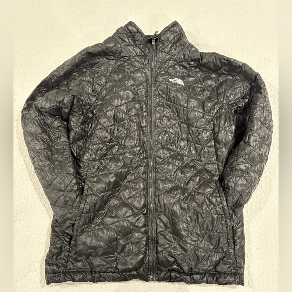 NORTH FACE - black puffer - women’s Large